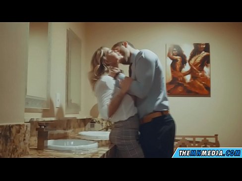 ❤️ Коли грудаста блондинка спокушає вас у громадському туалеті ❤️❌ Просто порно на uk.shufflesex.ru